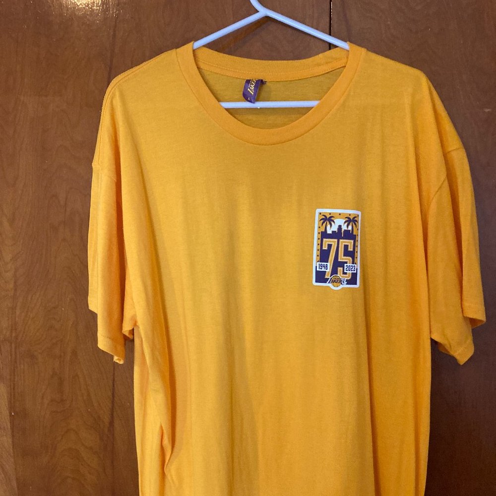 OFFICIAL Los Angeles Lakers 2022-2023 Season Opener T-Shirt (NEVER WORN)